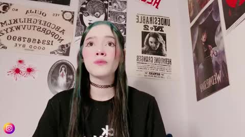 Snapshot of power_ranger_pink chatting on 02.12.26 genie online show from 02.12.26