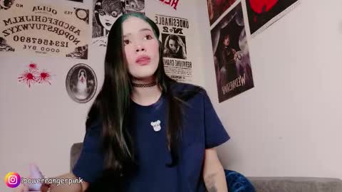 Snapshot of power_ranger_pink chatting on 02.13.26 genie online show from 02.13.26