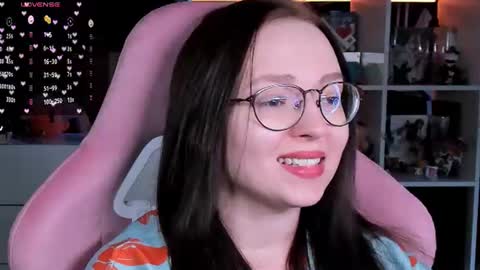 Snapshot of power_robynn chatting on 07.19.26 Robyn online show from 07.19.26
