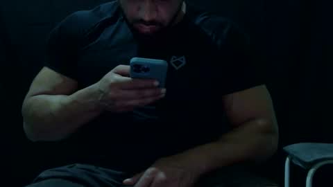 Snapshot of powerdmuscle chatting on 04.18.26 powerdmuscle online show from 04.18.26