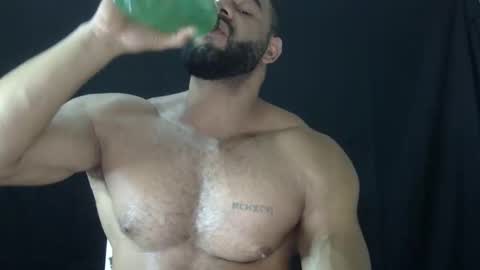 Snapshot of powerdmuscle chatting on 05.14.26 powerdmuscle online show from 05.14.26