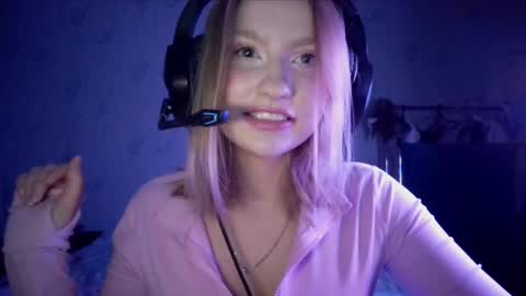 Snapshot of pr_in_cess_ chatting on 09.21.25 pr_in_cess_ online show from 09.21.25