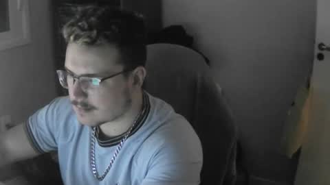 Snapshot of pradbate chatting on 01.12.26 Pradoka online show from 01.12.26