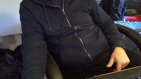 Snapshot of pralg chatting on 10.22.25 pralg online show from 10.22.25