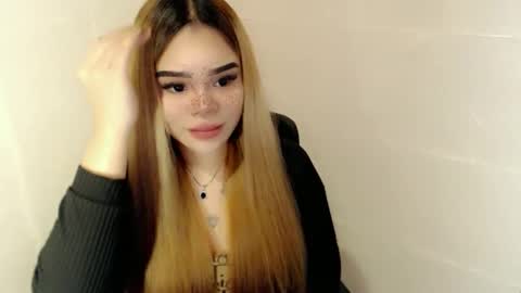 MAXXINE online show from 02.11.26