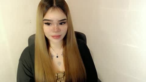 MAXXINE online show from 04.06.26