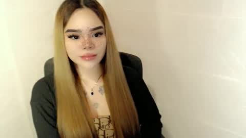 MAXXINE online show from 04.09.26