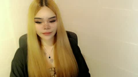 Snapshot of preciousangel69xxx chatting on 07.05.26 MAXXINE online show from 07.05.26