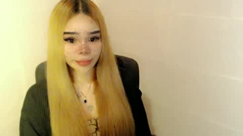 Snapshot of preciousangel69xxx chatting on 07.10.26 MAXXINE online show from 07.10.26