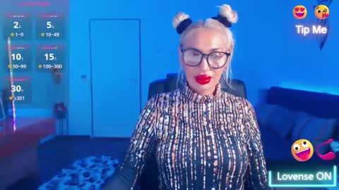 Victoria online show from 12.17.25