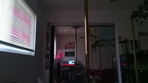 PrettiBritti online show from 02.05.26