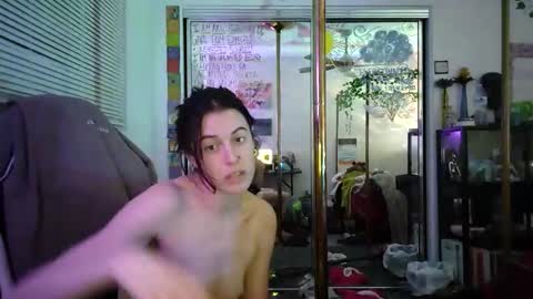 PrettiBritti online show from 02.09.26