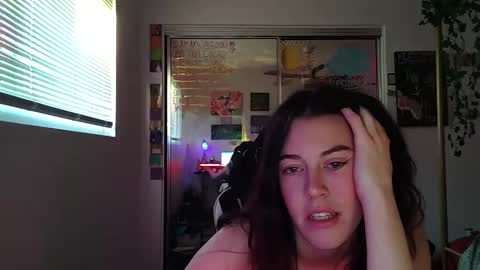 PrettiBritti online show from 05.14.26