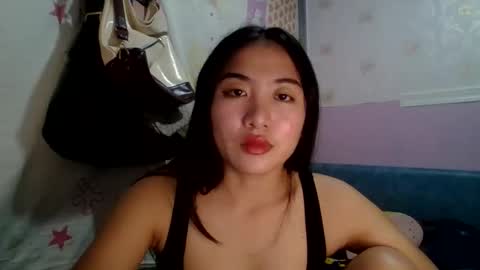 Snapshot of pretty_am chatting on 09.30.25 pretty_am online show from 09.30.25