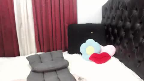 Snapshot of pretty_chikana chatting on 09.09.25 Chikana online show from 09.09.25