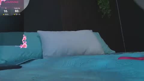 pretty_cristal22 online show from 12.21.25