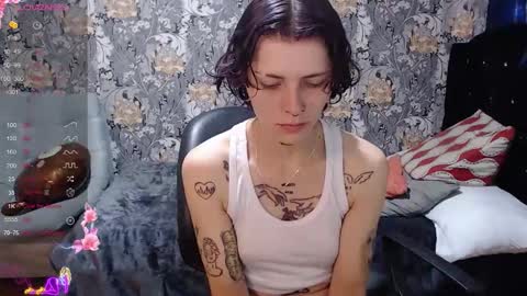 Snapshot of pretty_cristal22 chatting on 05.17.26 pretty_cristal22 online show from 05.17.26