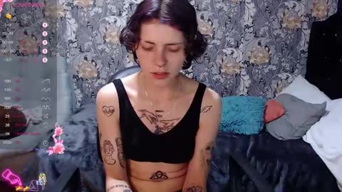 Snapshot of pretty_cristal22 chatting on 05.29.26 pretty_cristal22 online show from 05.29.26