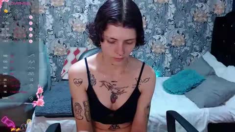 Snapshot of pretty_cristal22 chatting on 05.29.26 pretty_cristal22 online show from 05.29.26