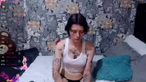 Snapshot of pretty_cristal22 chatting on 06.18.26 pretty_cristal22 online show from 06.18.26