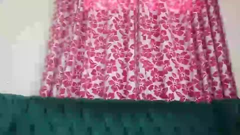 Snapshot of pretty_freaky chatting on 12.19.24 Maya online show from 12.19.24