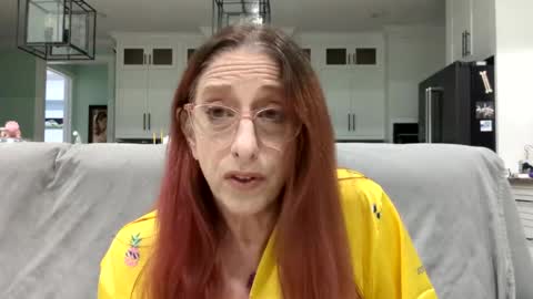 Snapshot of pretty_girl0415 chatting on 12.21.24 pretty_girl0415 online show from 12.21.24