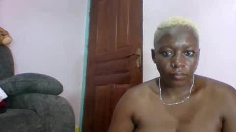 Snapshot of pretty_ivy chatting on 12.12.24 SARAH online show from 12.12.24