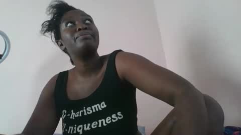 Snapshot of pretty_kylah chatting on 11.23.25 pretty_kylah online show from 11.23.25