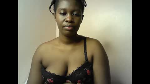 Snapshot of pretty_kylah chatting on 11.30.25 pretty_kylah online show from 11.30.25