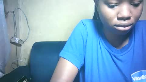 Snapshot of pretty_milan chatting on 12.20.25 pretty_milan online show from 12.20.25