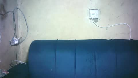 Snapshot of pretty_milan chatting on 12.21.25 pretty_milan online show from 12.21.25