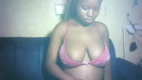 Snapshot of pretty_milan chatting on 02.07.26 pretty_milan online show from 02.07.26