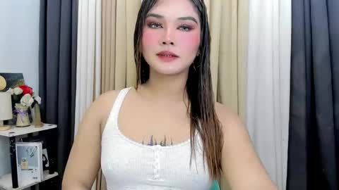 Snapshot of pretty_percy chatting on 02.12.26 hi im percy online show from 02.12.26