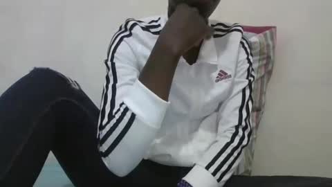 pretty_petite_ebony online show from 12.17.24