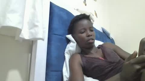 pretty_petite_ebony online show from 11.26.25