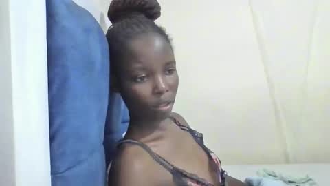 pretty_petite_ebony online show from 04.25.26