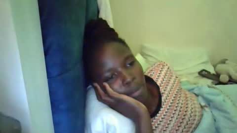 pretty_petite_ebony online show from 04.27.26