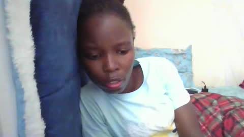 Snapshot of pretty_petite_ebony chatting on 05.06.26 pretty_petite_ebony online show from 05.06.26