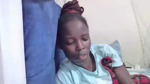 Snapshot of pretty_petite_ebony chatting on 05.07.26 pretty_petite_ebony online show from 05.07.26