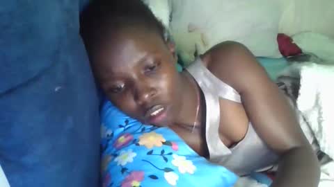 Snapshot of pretty_petite_ebony chatting on 05.16.26 pretty_petite_ebony online show from 05.16.26