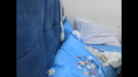 Snapshot of pretty_petite_ebony chatting on 05.19.26 pretty_petite_ebony online show from 05.19.26
