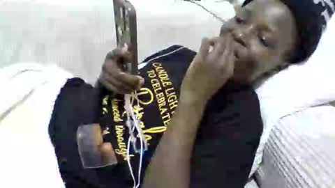Snapshot of pretty_petite_ebony chatting on 06.03.26 pretty_petite_ebony online show from 06.03.26