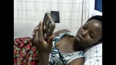 Snapshot of pretty_petite_ebony chatting on 06.07.26 pretty_petite_ebony online show from 06.07.26