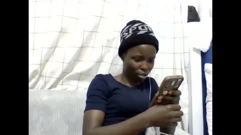 Snapshot of pretty_petite_ebony chatting on 06.09.26 pretty_petite_ebony online show from 06.09.26