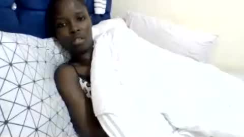 Snapshot of pretty_petite_ebony chatting on 06.27.26 pretty_petite_ebony online show from 06.27.26
