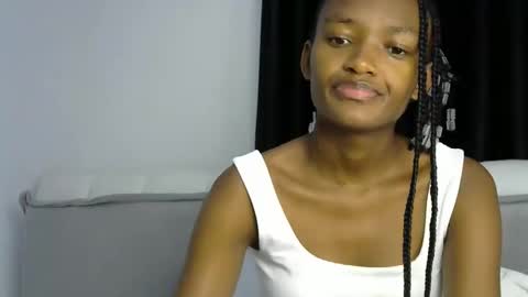 Snapshot of pretty_queennie chatting on 06.06.26 Pretty doll online show from 06.06.26