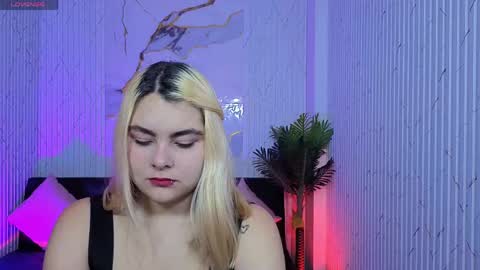 pretty_tay online show from 04.27.26
