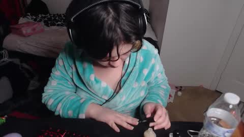 Snapshot of prettyandpeachy chatting on 01.17.26 Mistress Mallad online show from 01.17.26