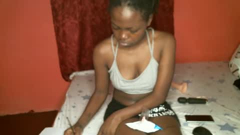 Snapshot of prettybabe02 chatting on 01.27.25 SaraCattra online show from 01.27.25