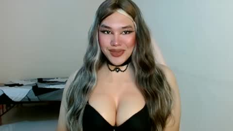 Snapshot of prettybad_angel chatting on 06.17.26 MIAH online show from 06.17.26